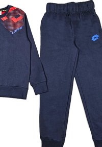 Felpa blu navy con un'accensione rossa a motivo e logo sul petto, abbinata a pantaloni coordinati con fascia elastica in vita.