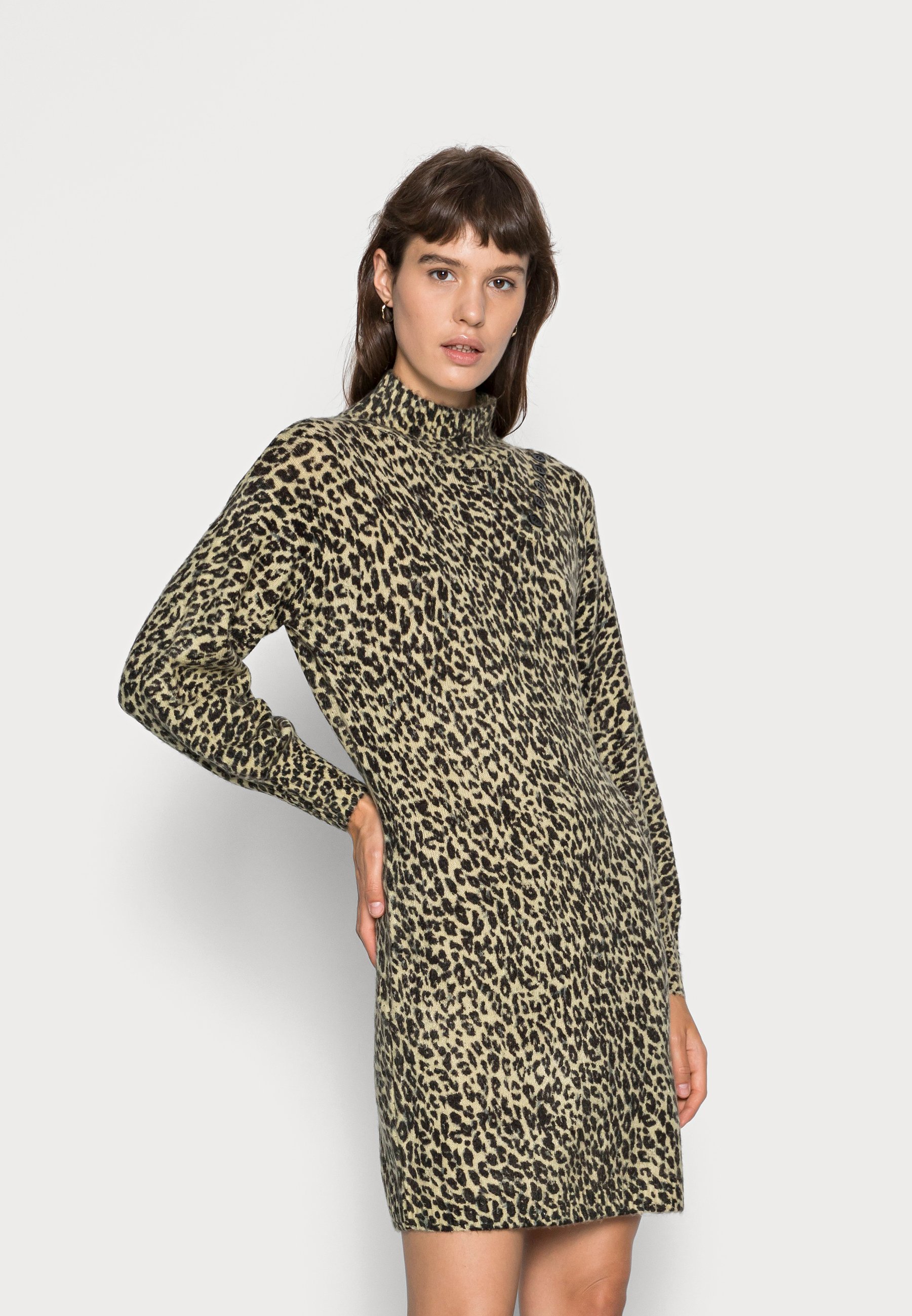 robe pull leopard