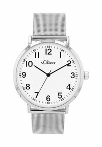Silbernes Mesh-Armbanduhren mit einem runden weißen Zifferblatt, schwarzen Stundenmarkierungen und silbernen Zeigern. Markennamen "s.Oliver" über der Mitte.