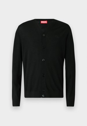 Cardigan nero a maniche lunghe con bottoni e scollo a V, con un piccolo logo ricamato sul petto e un'etichetta rossa del marchio Diesel all'interno del colletto.