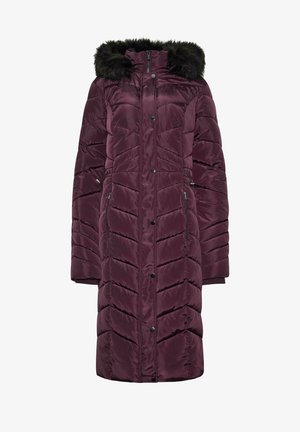 Bordeaux gewatteerde parka-jack met een nepbont capuchon. Kenmerkt zich door een gequilt patroon, ritssluiting zijzakken en een gesloten voorkant met knopen.