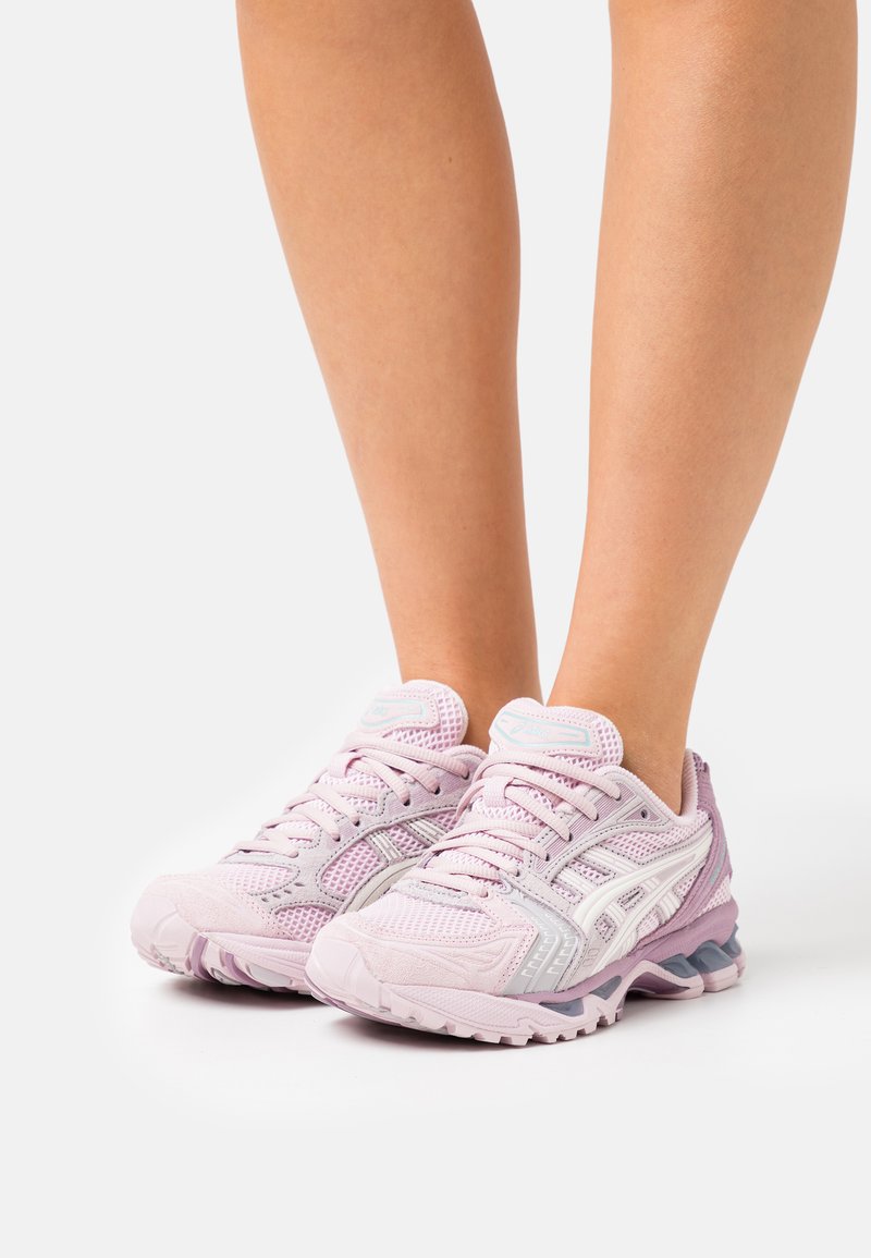 asics gel nimbus 20 noir