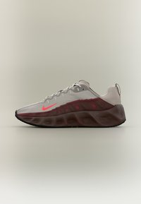 Ei valittu, college grey/bright crimson/team red/mystic dates