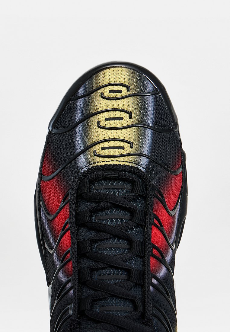 AIR MAX PLUS