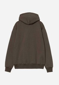 Sudadera con capucha en marrón oscuro, con una textura suave, corte relajado y puños y dobladillo acanalados, todo con un diseño minimalista.