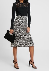 Forever New Maglione - black
