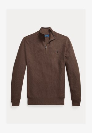 Rjavo pleten pulover s četrtinskim zadrgo ovratnikom, z nabranimi manšetami in spodnjim robom ter majhnim logotipom na prsih. Teksturirana tkanina.
