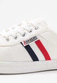 Kawasaki RETRO - Baskets basses - white