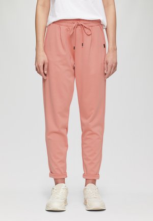 - Spodnie treningowe