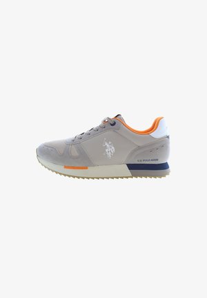 Sneaker beige e grigio di U.S. Polo Assn. con rivestimento arancione, logo bianco, chiusura a lacci e suola in gomma con motivo di battistrada.