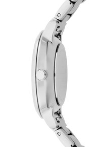 Orologio in acciaio inossidabile con finitura lucida. Caratterizzato da una cassa rotonda, una corona prominente e un bracciale in metallo collegato.