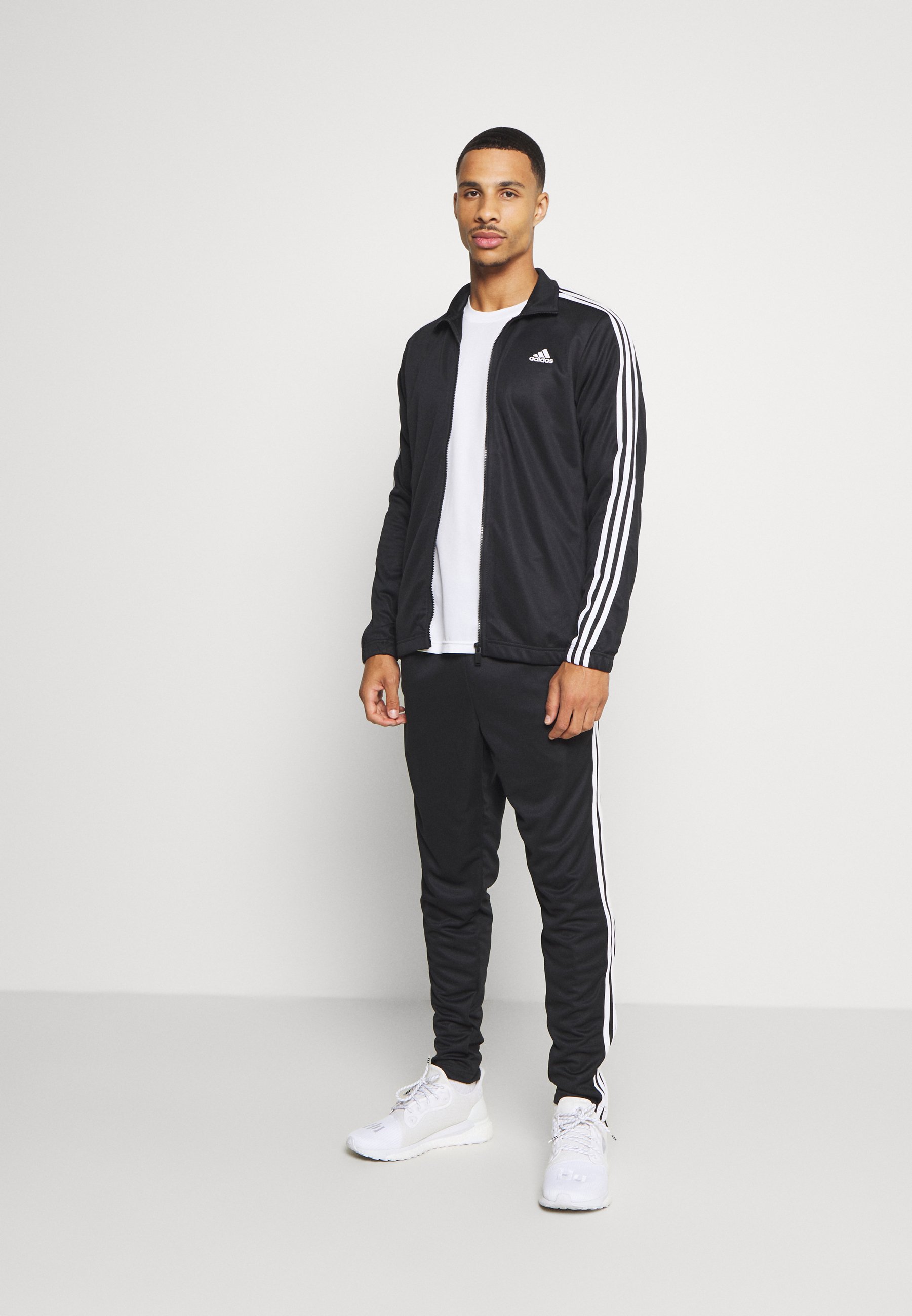 adidas Performance TIRO AEROREADY SPORTS TRACKSUIT SET adidas Performance TIRO AEROREADY SPORTS TRACKSUIT SET