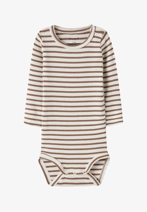 Langharige babyromper met witte en bruine horizontale strepen en drukknoopjes op de kruis.