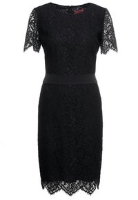 Schwarzes Spitzenkleid mit kurzen, transparenten Ärmeln, einem runden Halsauschnitt und taillierter Silhouette. Enthält einen kontrastierenden schwarzen Stoffbund und einen gewellten Saum.