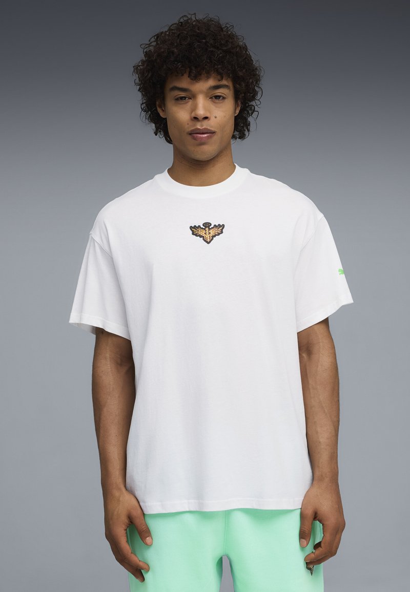 Puma MELO ALWAYZ ON 1 TEE - Triko s potiskem - white- silver