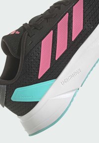 adidas Performance DURAMO SL  - Zapatillas para caminar - core black pink fusion cloud white