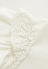 Thumbnail Image 3