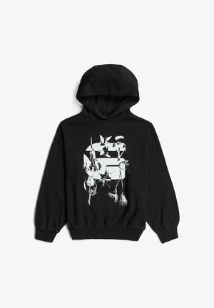 Sweat à capuche noir avec un motif abstrait floral et géométrique blanc centré sur le devant, avec des manches longues et des poignets et un ourlet côtelés.