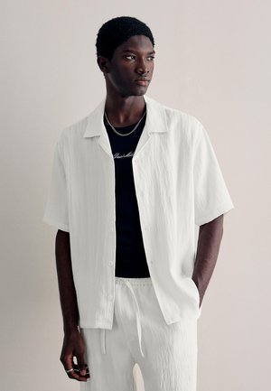 Bershka RUSTIC RELAXED  - Hemd - white