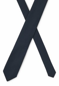Marineblauwe stropdas met een gestructureerd, geweven patroon; taps toelopende uiteinden; klassiek ontwerp geschikt voor formele kleding.
