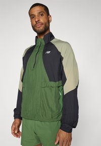 New Balance BETTER RUN WATER RESISTANT JACKET - Windjack - garter snake