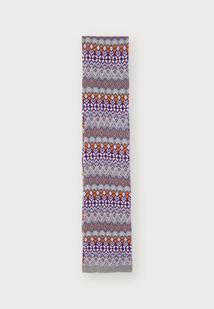 Écharpe en tricot pliée avec des motifs géométriques et floraux en violet, gris, blanc et orange sur un fond clair.