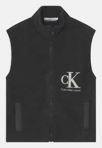 Czarna kamizelka polarowa z wysokim kołnierzem, przednim zamkiem błyskawicznym i kieszeniami bocznymi. Posiada logo "CK" oraz haft "Calvin Klein Jeans". Gładka tekstura.