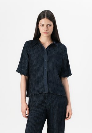 SLFELMA SHIRT - Button-down blouse - dark sapphire