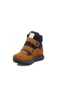 Braune Wildleder- und marineblaue Stoff-Ankle Boots mit zwei verstellbaren Riemen und einem gepolsterten Kragen, ausgestattet mit einer strukturierten Gummisohle für besseren Halt.