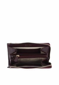 Portefeuille en cuir bordeaux avec fermeture éclair, comportant plusieurs compartiments et une finition texturée ; accents en métal doré.