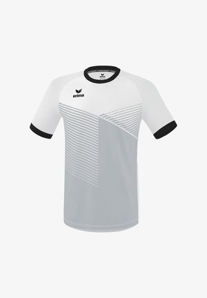 Maglia sportiva bianca e grigia con collo rotondo, maniche corte e dettagli neri. Presenta strisce diagonali e un logo sulla parte superiore sinistra.