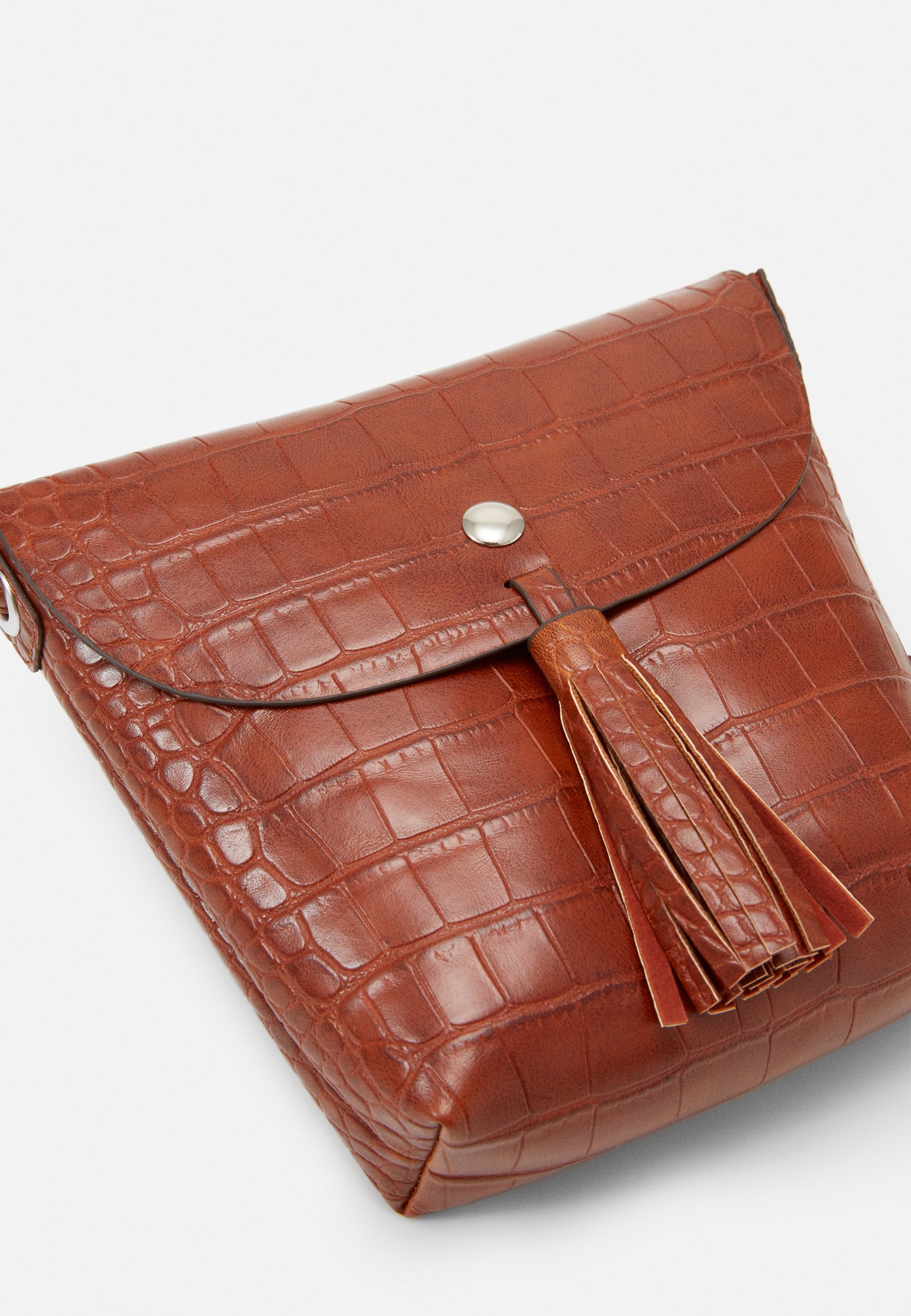 TOM TAILOR DENIM IDA CROC Skulderveske cognac Zalando.no TOM TAILOR DENIM IDA CROC Skulderveske cognac Zalando.no