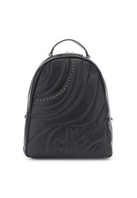 Zaino in pelle nera con forma arrotondata, motivi a onda in rilievo e borchie argentate. Presenta una maniglia superiore e un dettaglio con il logo "Cafè Noir Jeans".