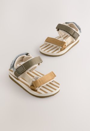 Next Gyalogló szandálok - neutral