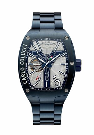 Blaues Metallarmbanduhr mit strukturiertem silbernen Zifferblatt, hervorgehobenen Stundenmarkierungen, einem sichtbaren mechanischen Uhrwerk und einem mit Blau und Rot akzentuierten Sekundenzeiger.