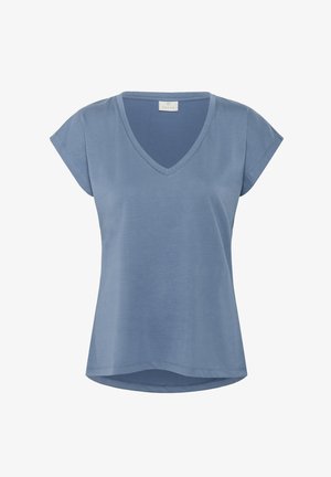 Tricou albastru cu guler în V și mâneci scurte. Fabricat dintr-un material moale, prezintă o croială lejeră și un tiv curbat. Textură netedă, fără modele notabile.