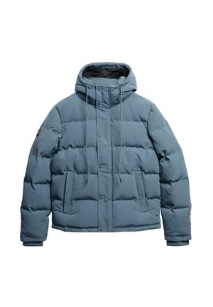 Lyseblå dunjakke med hætte, der har et quiltet design, frontlukning med trykknapper, to sidelommer og justerbare snørre.