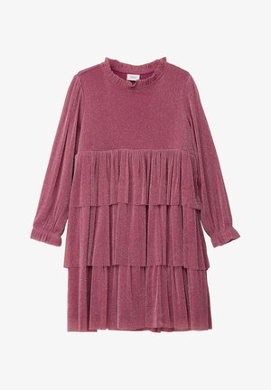 Rotes, langärmeliges Kleid mit einem gerafften, gestuften Design und einem strukturierten, schimmernden Stoff. Besitzt einen runden Halsausschnitt und geraffte Ärmelbündchen.