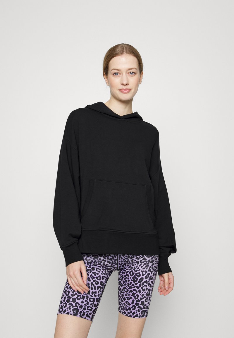 Athleta BALANCE HOODIE Hoodie black Zalando.de