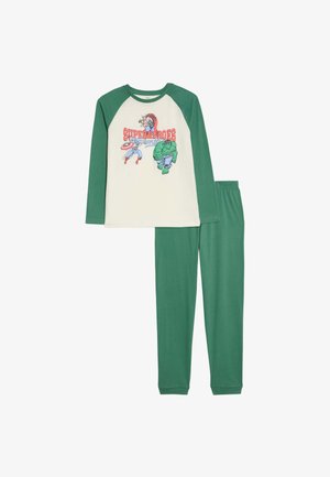 Completo di pigiama verde in cotone composto da una maglietta a maniche lunghe color crema con un grafico di supereroi e pantaloni verdi a fantasia con cintura elastica.