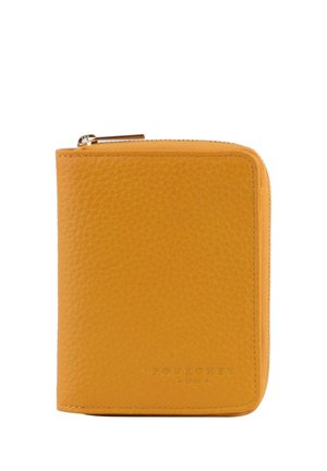 Portefeuille compact en cuir jaune texturé avec des bords arrondis et une fermeture éclair dorée sur trois côtés.