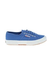Sneakers in tela blu con suola e dettagli bianchi in gomma. Presentano punta arrotondata, sei occhielli e un'etichetta con il marchio sul lato.