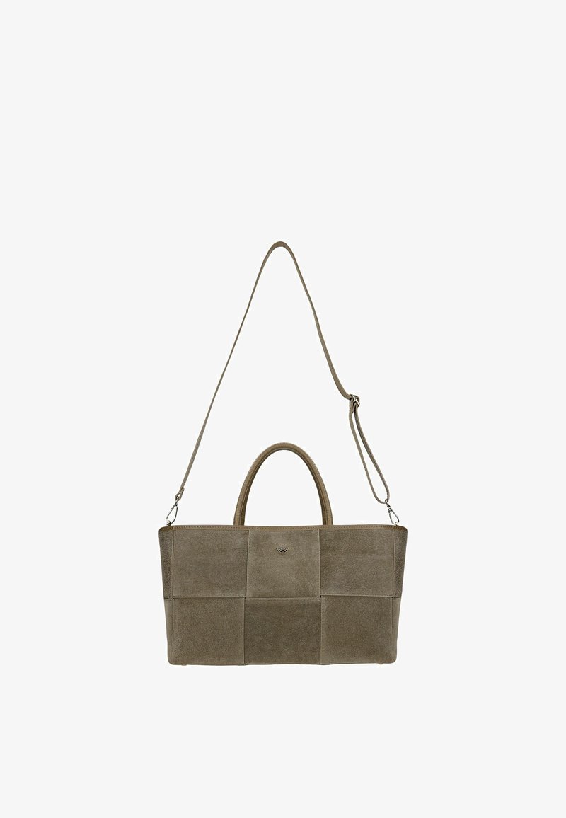 Sac à main rectangulaire en suède taupe avec un motif patchwork, deux poignées et une bandoulière ajustable et amovible.