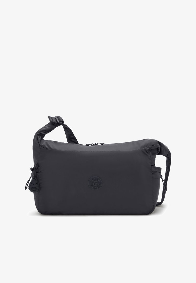 Czarna nylonowa torba na ramię o gładkiej fakturze, z centralnym logo, górnym zamknięciem na zamek i węzłowym paskiem. Posiada boczną kieszeń na zamek.