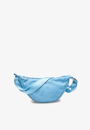 Niebieska torba crossbody z siatki o zakrzywionym kształcie, z zamknięciem na zamek błyskawiczny i satynowym paskiem. Lekka konstrukcja z teksturowaną powierzchnią.