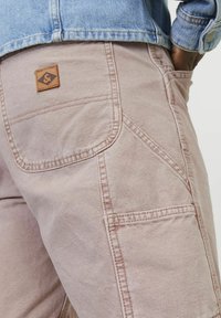 Jack & Jones LOOSE FIT  - Shorts di jeans - woodrose
