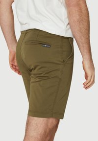 Sail Racing HELMS - Shortsit - dusty olive
