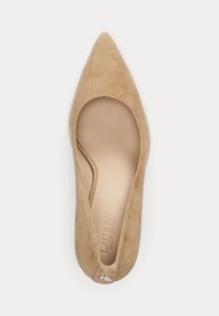 Lauren Ralph Lauren LANETTE SUEDE PUMP - Klasične pete - camel