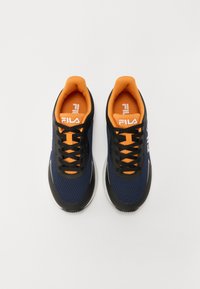 Fila CRUSHER TEENS UNISEX - Sportcipő - black-dark cheddar