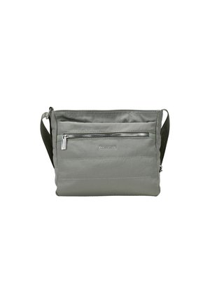 Bolso bandolera gris hecho de una tela suave, con un bolsillo frontal con cremallera, patrón acolchado y correa ajustable. Diseño minimalista con herrajes plateados.